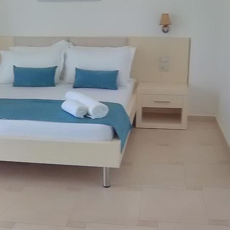 Aler Holiday Inn Saranda Extérieur photo