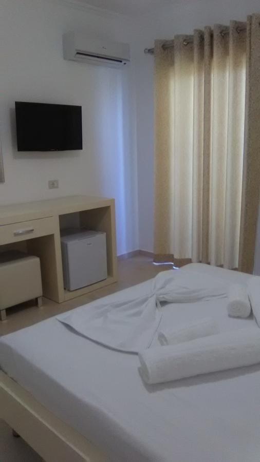 Aler Holiday Inn Saranda Extérieur photo
