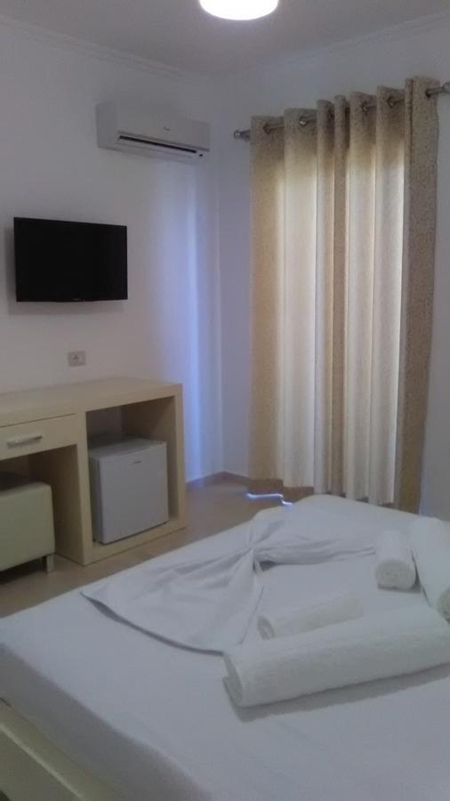 Aler Holiday Inn Saranda Extérieur photo
