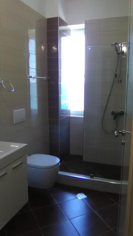 Aler Holiday Inn Saranda Extérieur photo