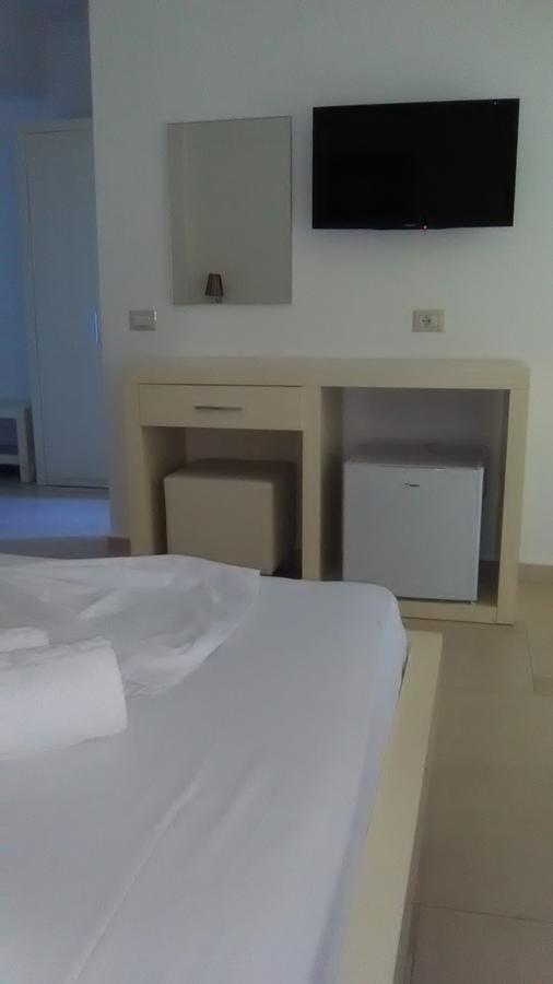 Aler Holiday Inn Saranda Extérieur photo