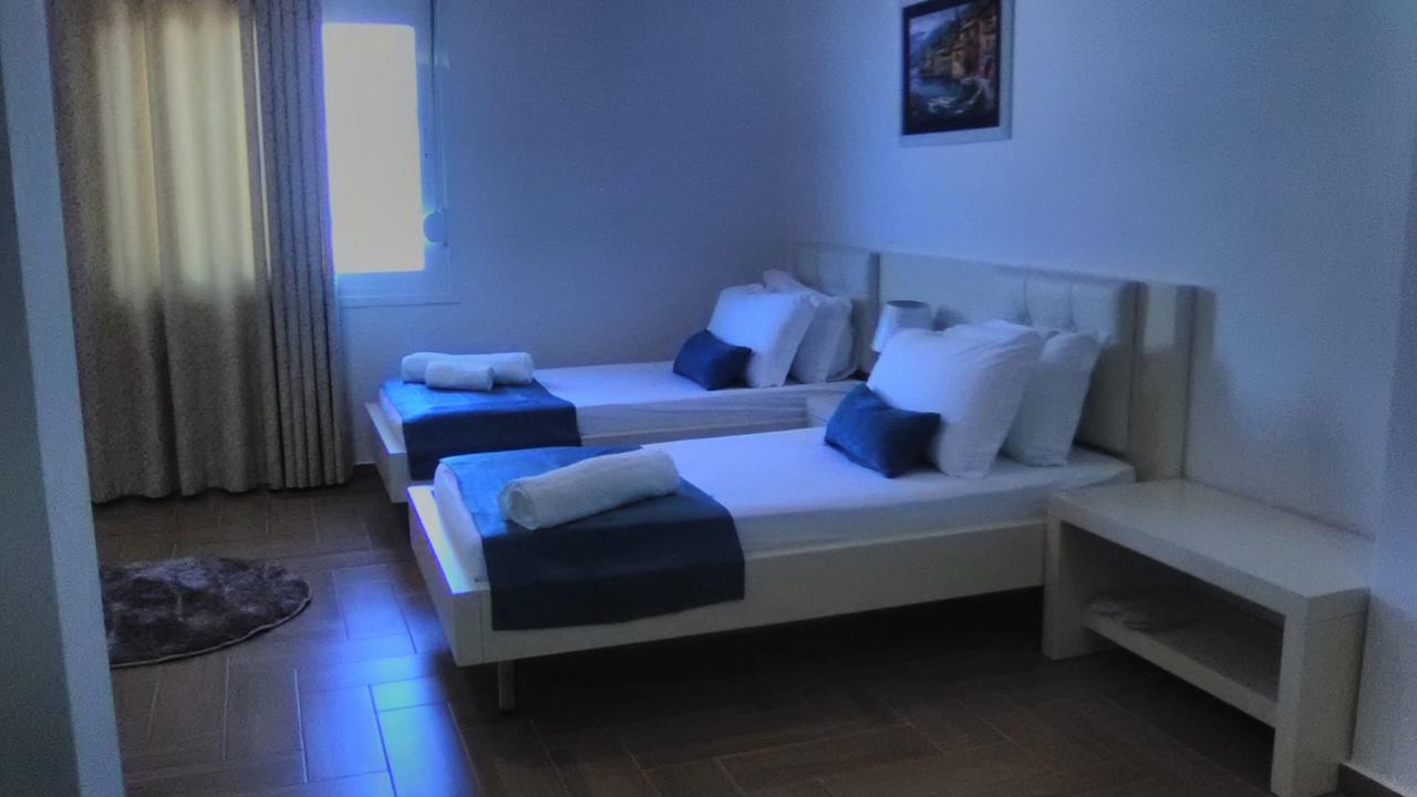Aler Holiday Inn Saranda Extérieur photo