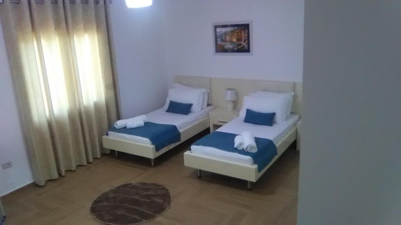 Aler Holiday Inn Saranda Extérieur photo