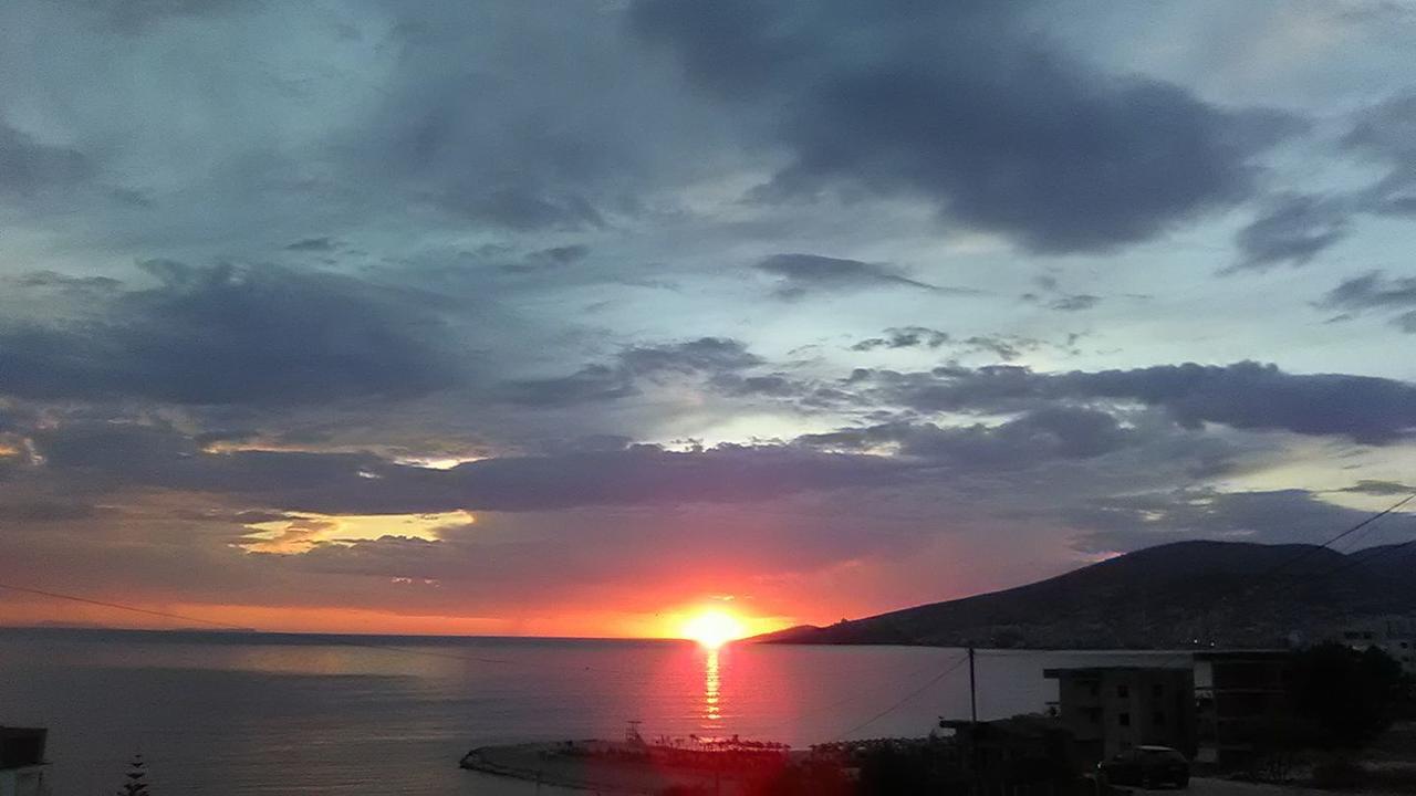 Aler Holiday Inn Saranda Extérieur photo