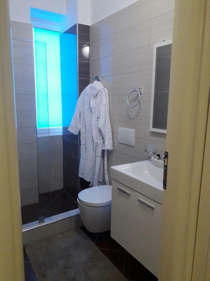 Aler Holiday Inn Saranda Chambre photo