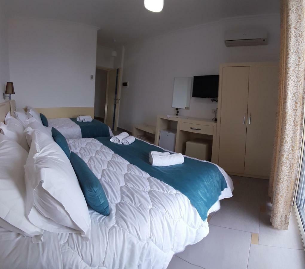 Aler Holiday Inn Saranda Extérieur photo