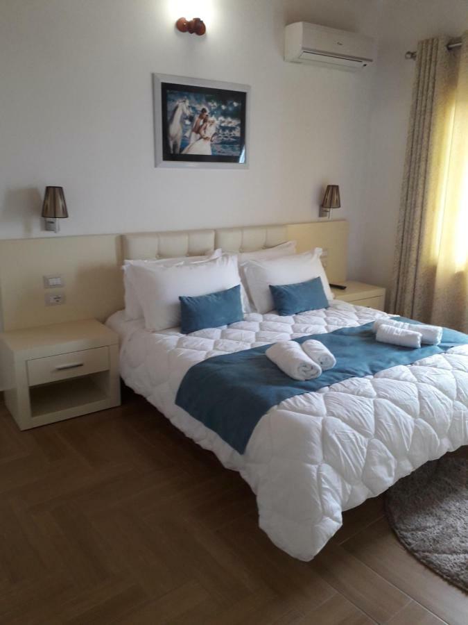 Aler Holiday Inn Saranda Chambre photo