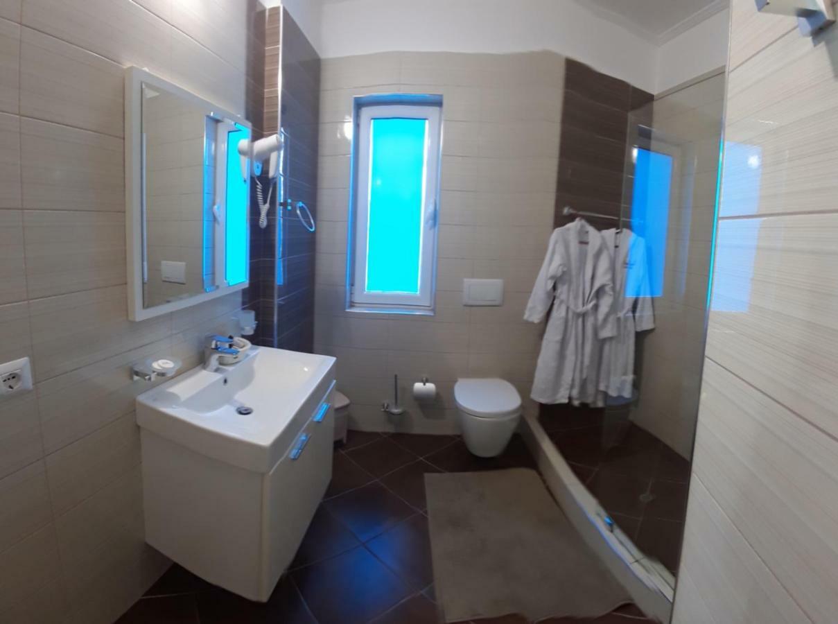 Aler Holiday Inn Saranda Chambre photo